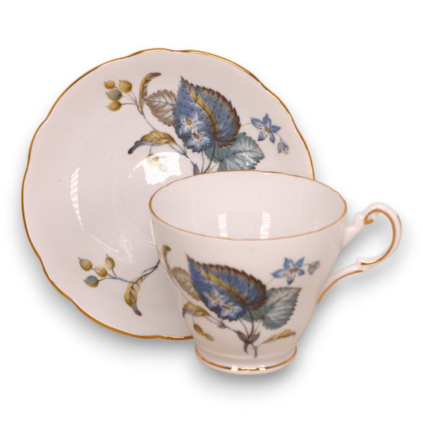 Regency RE21 Leaves and Berries Footed Tea Cup Saucer Set England Vintage