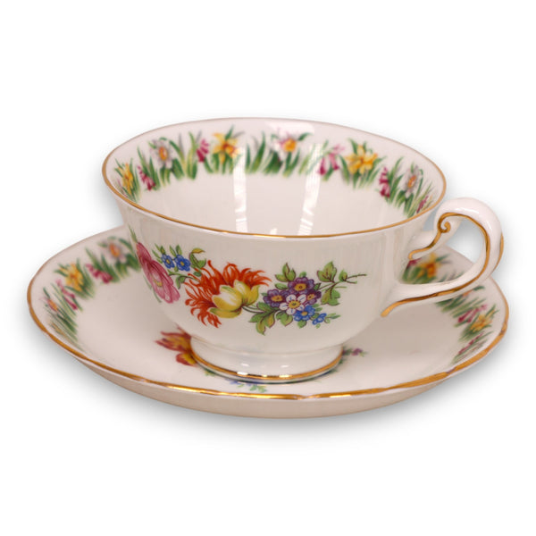 Royal Chelsea RCH34 Daffodil Floral Footed Tea Cup Saucer Set England Vintage