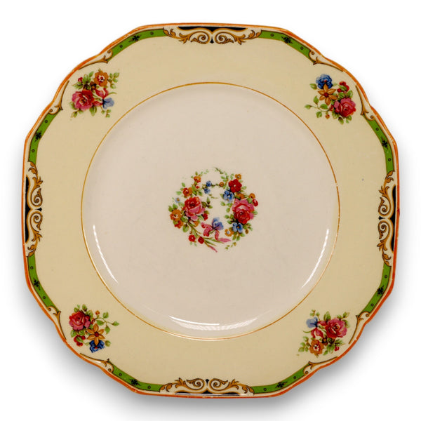 WH Grindley The Astoria Windsor Ivory 757553 Luncheon Plate 8 3/4" England