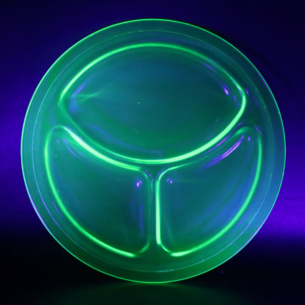 LE Smith Homestead Green Uranium Depression Glass 9" Grill Plate Vintage 1930's