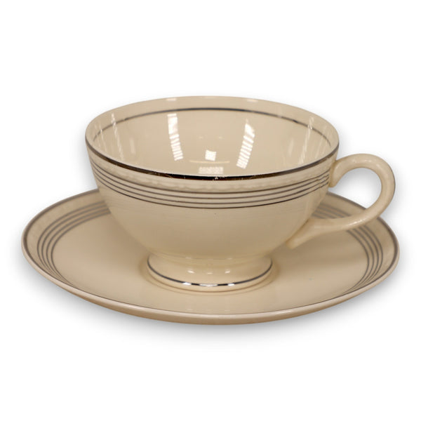 Homer Laughlin Eggshell Georgian D 41 N 5 Tea Cup Saucer Set USA Vintage 1941