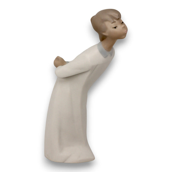 Nao by Lladro Kissing Boy Figurine Matte Finish Hand Made Spain Vintage 1980s 8980