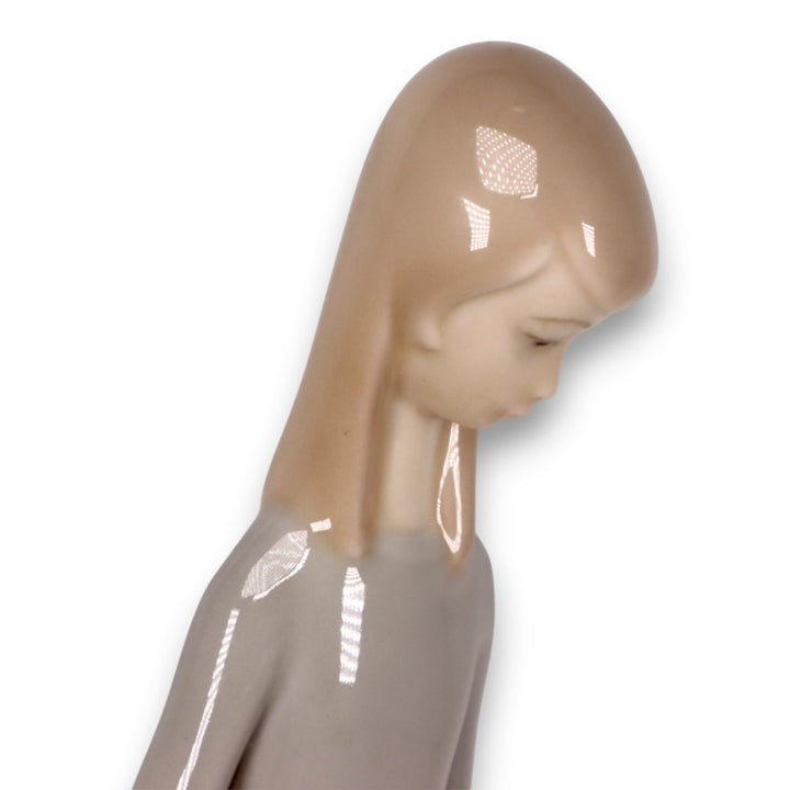 Nao Lladro Girl with Bird In Hand 10 1/2" Figurine Porcelain Glazed Vintage 1974 9059